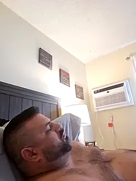 Roddog18 on StripChat 