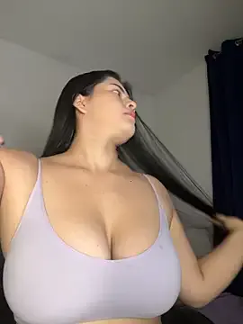 Saanvi21 on StripChat 