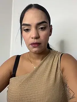 Sara-77 on StripChat