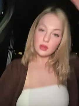shymasha from StripChat is Freechat