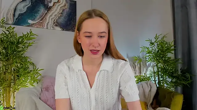 Sweett_Monica on StripChat 