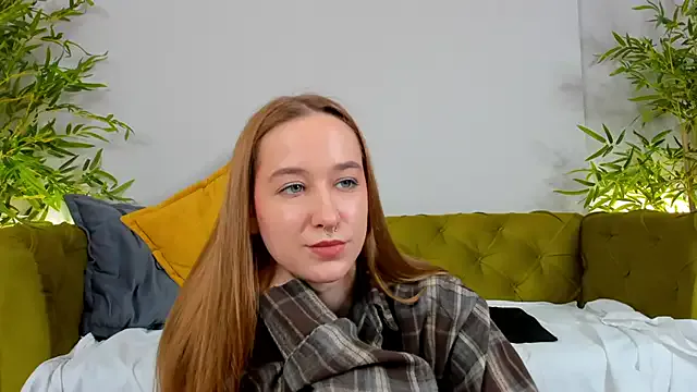 Sweett_Monica on StripChat 