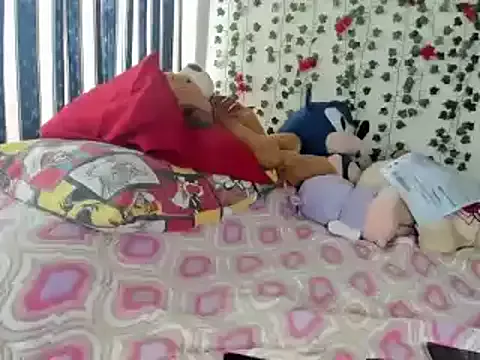 VivienAndClark on StripChat 